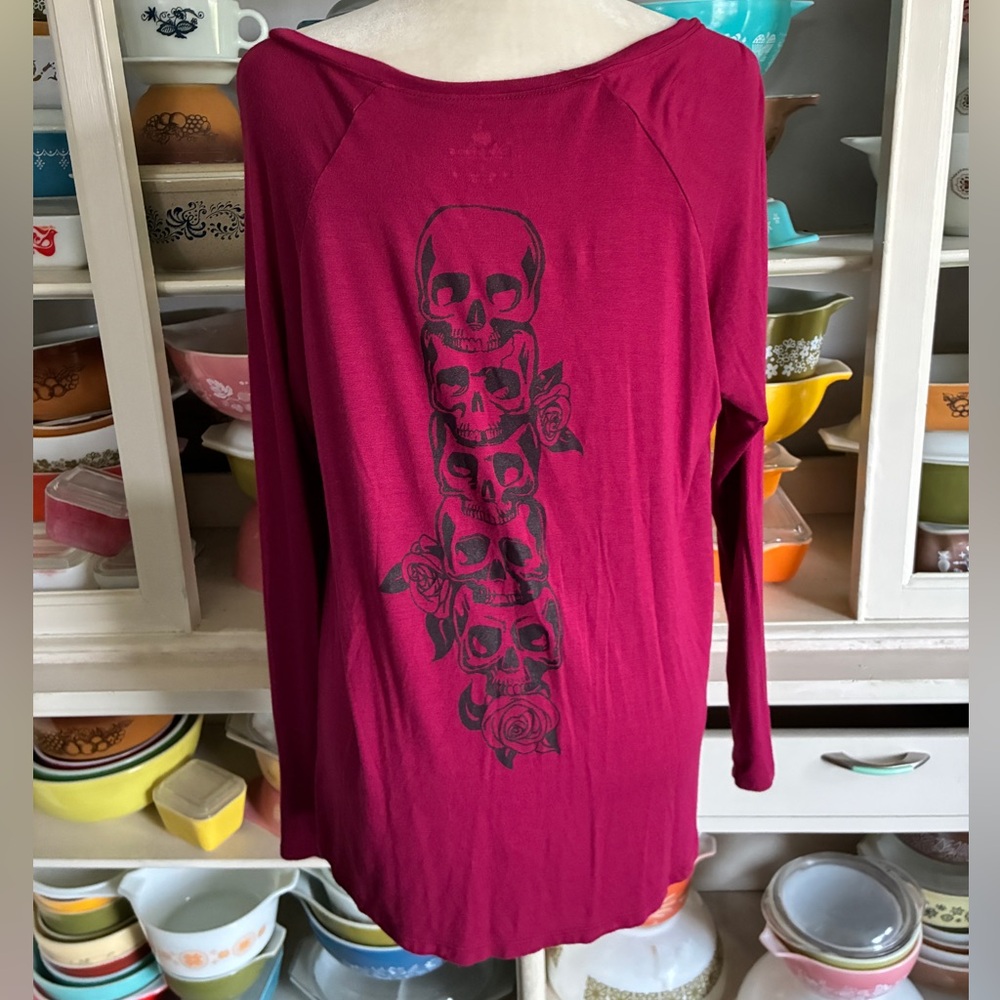Disney Pirates of the Caribbean Burgundy Skull Shirt - Size Large - Picture 3 of 13